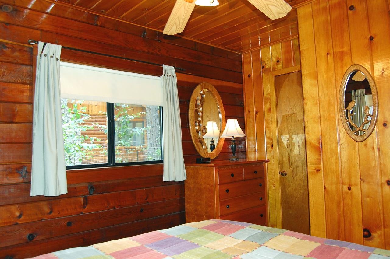 35 Cubbys Den Villa Wawona Rum bild