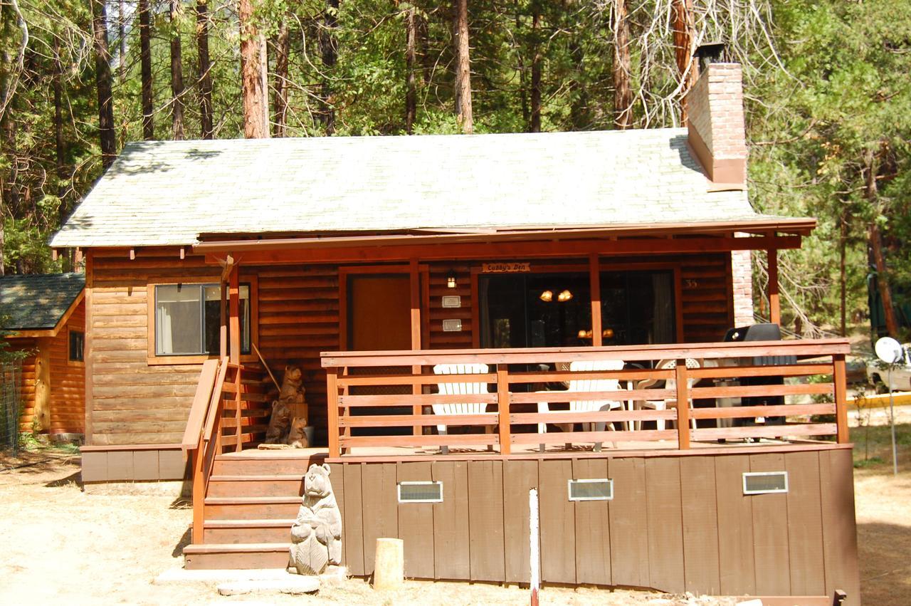 35 Cubbys Den Villa Wawona Rum bild
